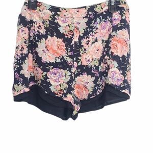 NWOT‎ Ark & Co. Floral Mini Shorts Size Large